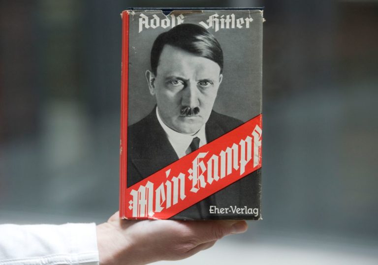 Γιατί «Ο Αγών μου» του Χίτλερ έγινε ψηφιακό bestseller | vita.gr