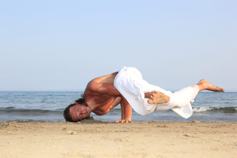 Capoeira: Η χορευτική πάλη | vita.gr