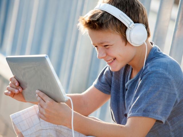 Η μουσική μειώνει τον πόνο στα παιδιά | vita.gr