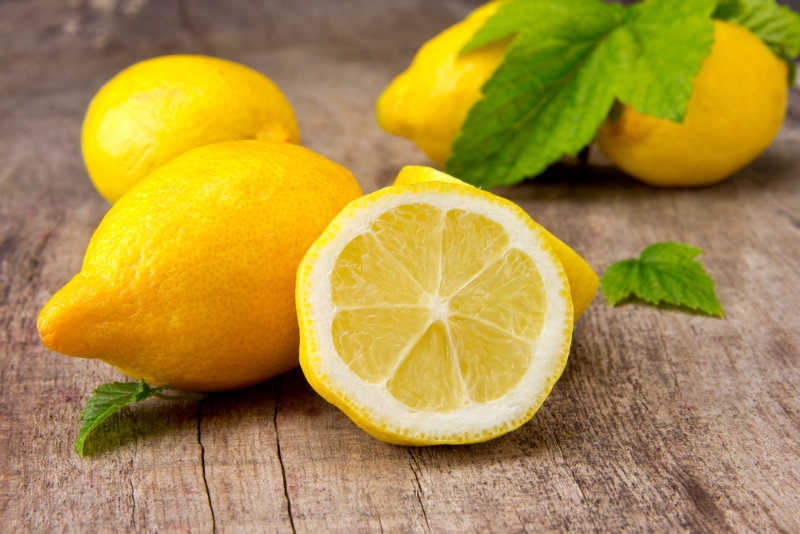 Πώς «ξανανιώνουν» τα ξεραμένα λεμόνια;