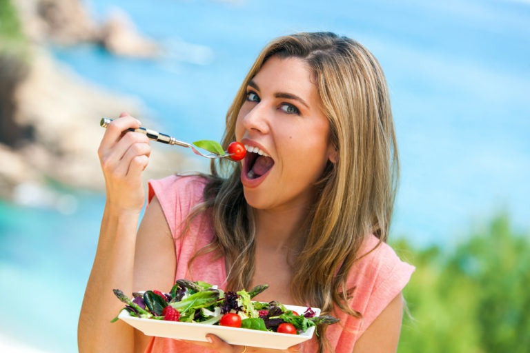 Οι αισιόδοξες γυναίκες τρώνε υγιεινά | vita.gr