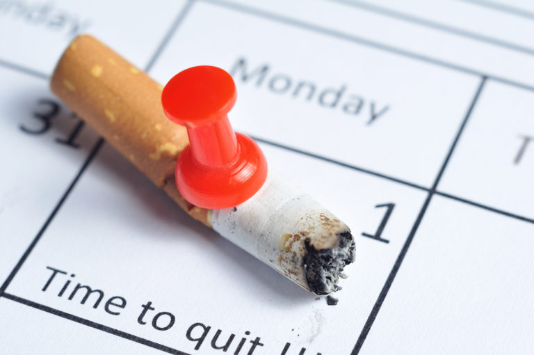 3 ειδικοί μάς βοηθούν να κόψουμε το κάπνισμα | vita.gr