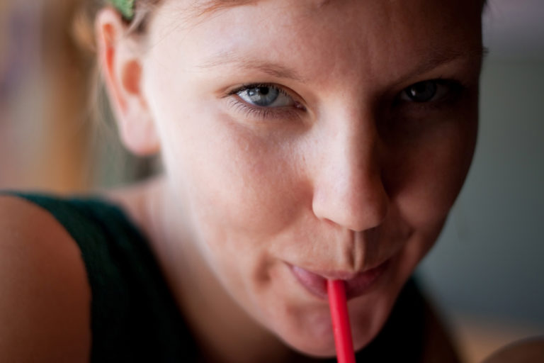 Τα ζαχαρούχα ποτά απειλούν το στήθος; | vita.gr
