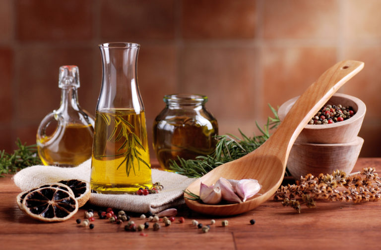 Φτιάξτε αρωματικά λάδια | vita.gr Φτιάξτε αρωματικά λάδια | vita.gr