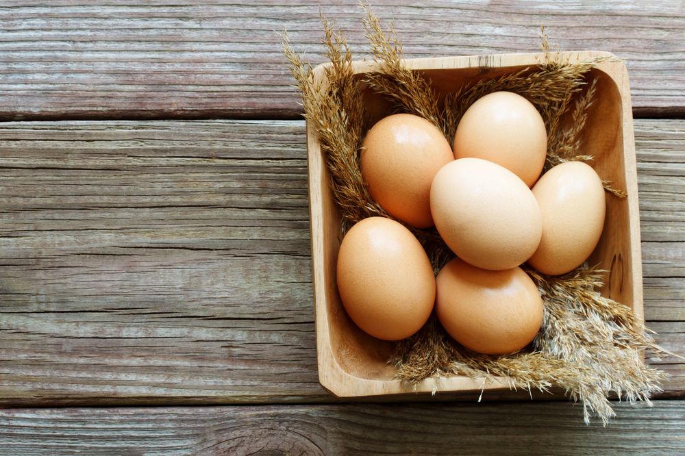 Τι να κάνω για να μην ραγίζουν τα αυγά στο βράσιμο;
