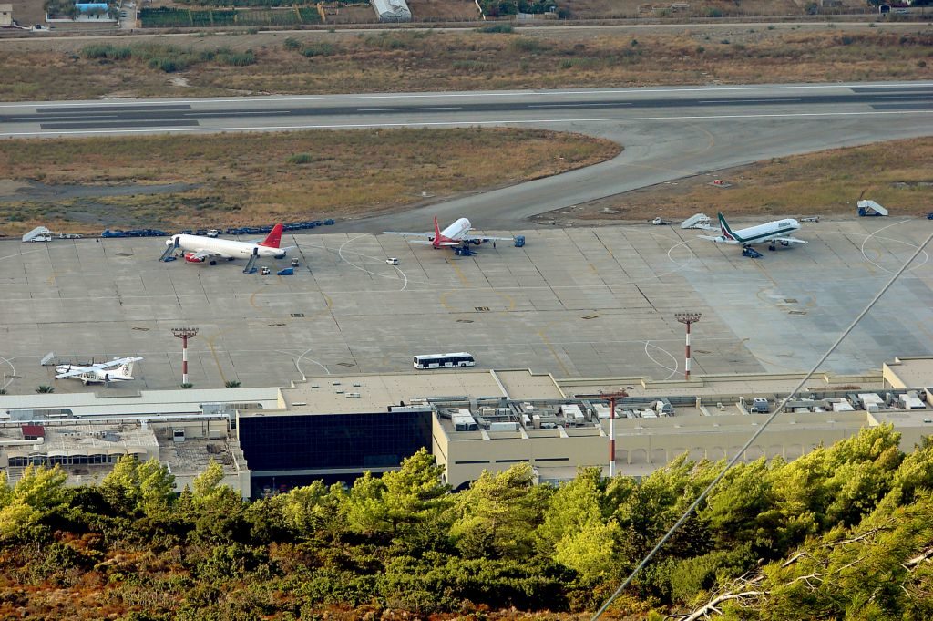 Υπεγράφη η σύμβαση μεταξύ Fraport- Κοπελούζου και ΤΑΙΠΕΔ για τα αεροδρόμια