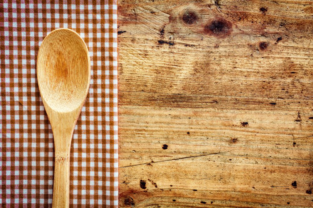 Πώς να διατηρήσω περισσότερο τις ξύλινες κουτάλες της κουζίνας;
