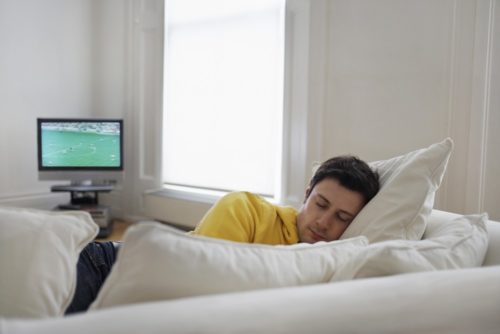 Σας παίρνει ο ύπνος μπροστά στην TV;