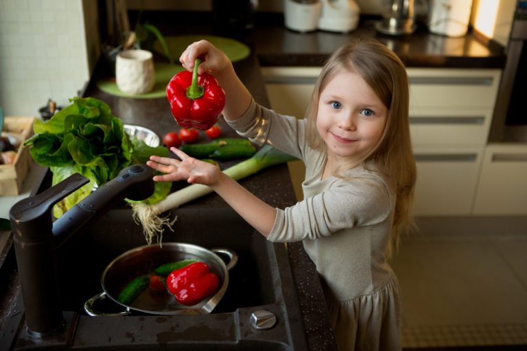 Η καλή διατροφή μεγαλώνει έξυπνα παιδιά! | vita.gr