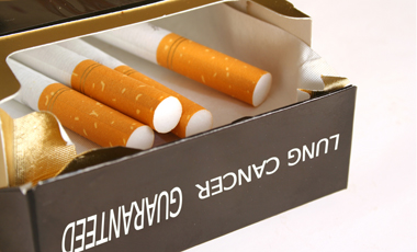 Παραπλανητικά τα πακέτα των τσιγάρων