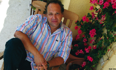 Αναστάσιος Σταλίκας: «Διακοπές με πυξίδα μας την επιθυμία» | vita.gr