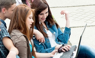Επικίνδυνες εφηβικές συμπεριφορές στο Internet | vita.gr