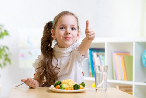 Τι να κάνετε με ένα επιλεκτικό παιδί στο φαγητό