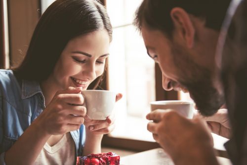 Ένα φλιτζάνι καφέ κάθε πρωί καταπολεμά την άνοια και το Πάρκινσον