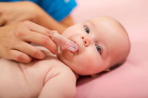 Τα απλά μυστικά της φροντίδας των δοντιών του μωρού