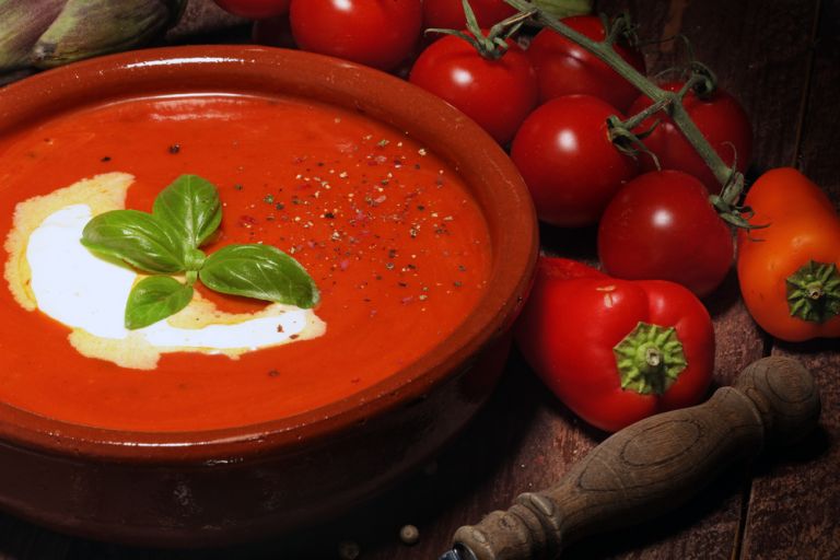 Σούπα με πιπεριές Φλωρίνης και φέτα | vita.gr