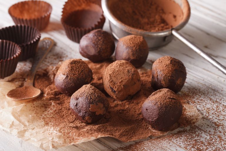 Η πιο εύκολη συνταγή για τρουφάκια σοκολάτας | vita.gr