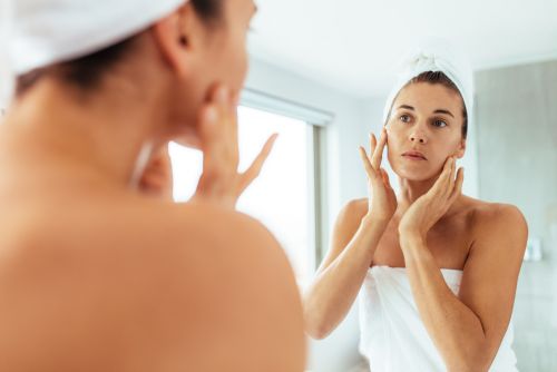 Πώς θα κάνετε αντιγηραντικό μασάζ στο πρόσωπό σας