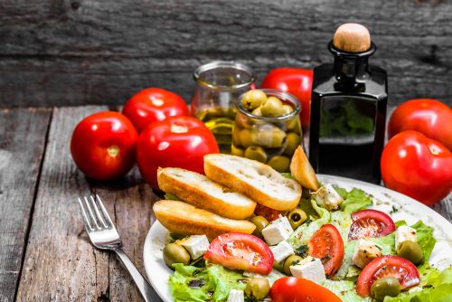 Keto ή μεσογειακή διατροφή; Ποια είναι καλύτερη για εμάς;