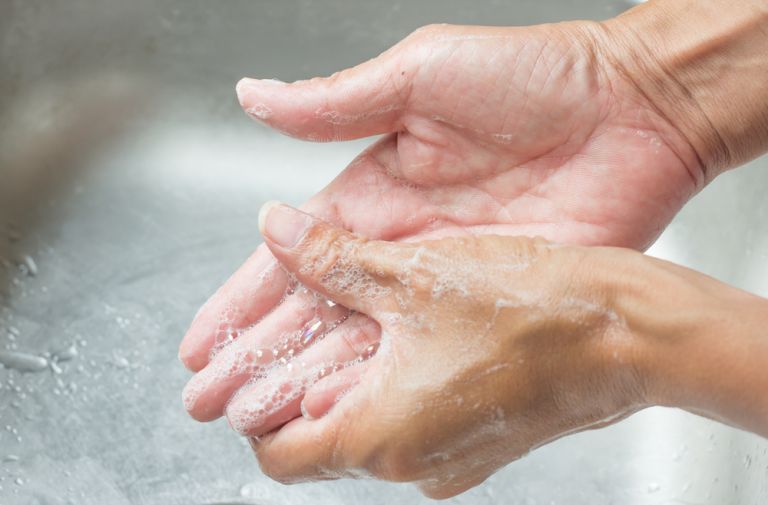 Πώς θα πλύνετε σωστά τα χέρια σας | vita.gr