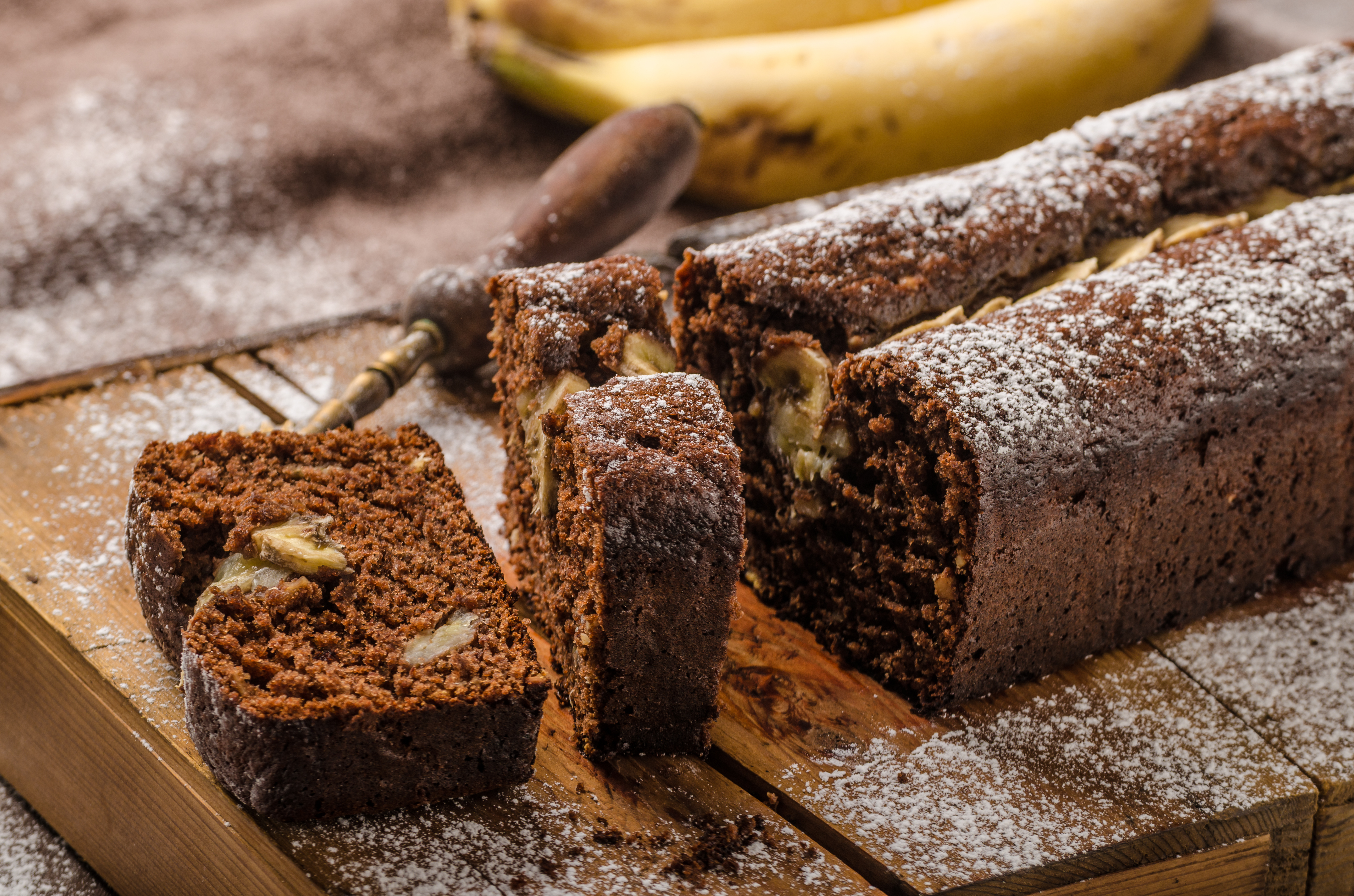 Σπιτικό κέικ με μπανάνα και σοκολάτα
