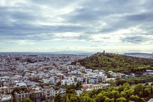 Καιρός: Βροχές και καταιγίδες – Έως 7 μποφόρ στο Αιγαίο