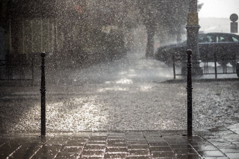 Νέα επιδείνωση του καιρού: Βροχές, καταιγίδες και χαλάζι σχεδόν σε όλη τη χώρα | vita.gr