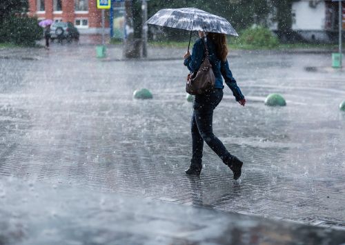 Βροχερός καιρός σε όλη τη χώρα – Πού θα σημειωθούν ισχυρά καιρικά φαινόμενα