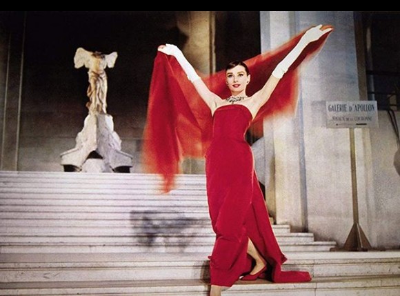 Τα κόκκινα φορέματα που άφησαν εποχή στην μεγάλη οθόνη | vita.gr