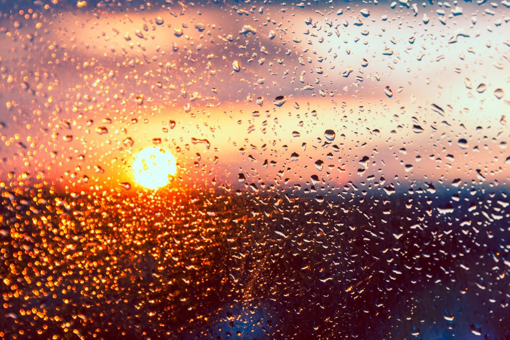 Άστατος ο καιρός: Βροχές και ήλιος