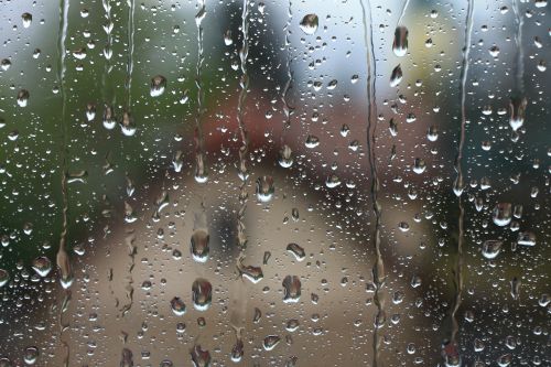 Άστατος ο καιρός: Μικρή άνοδος της θερμοκρασίας με βροχές