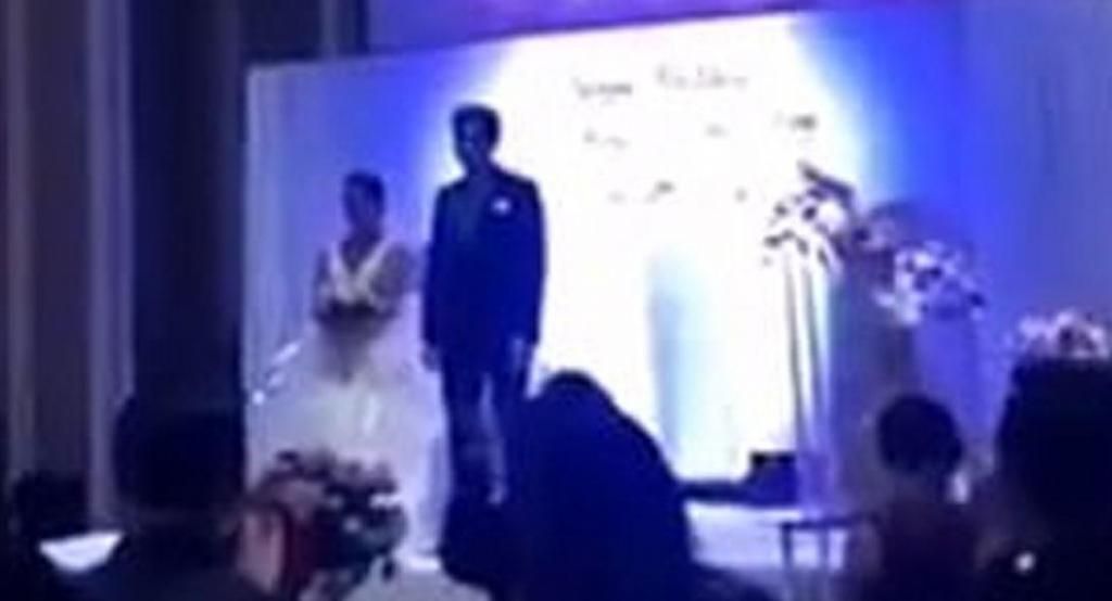Χαμός σε γάμο : Ο γαμπρός έδειξε βίντεο της νύφης την ώρα που τον απατούσε [Εικόνες]