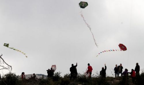 Καθαρά Δευτέρα : Προσοχή στο πέταγμα των χαρταετών