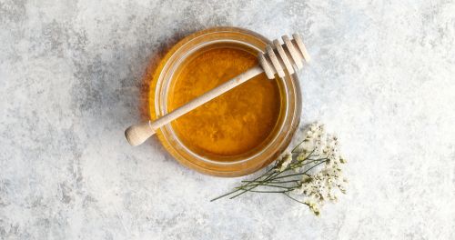 Πέντε τρόποι να εντάξετε το μέλι στη beauty routine σας