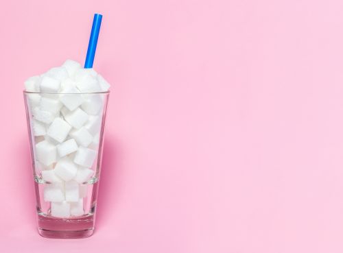 Πώς επηρεάζουν την υγεία μας τα αναψυκτικά με ζάχαρη;