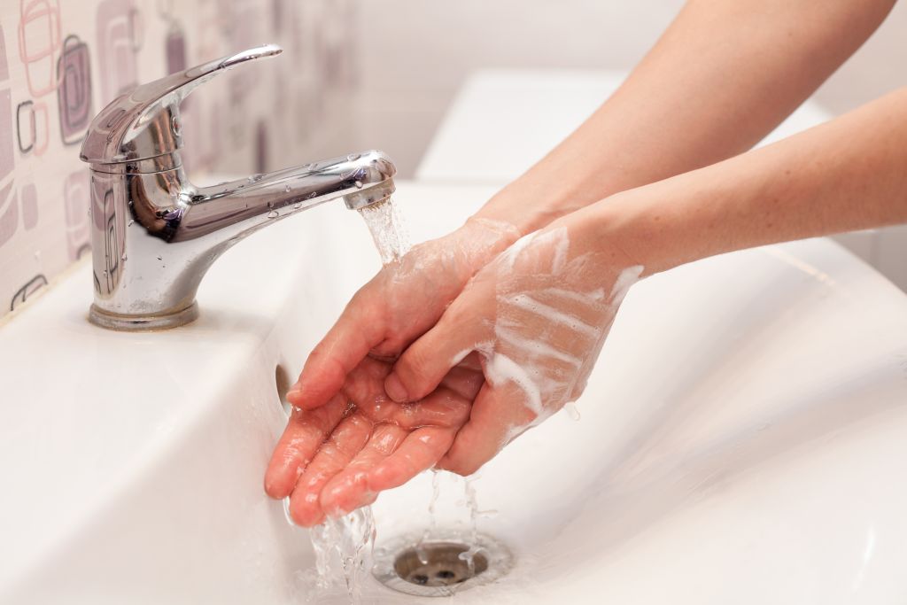 Αντισηπτικό ή σαπούνι : Τι μας προστατεύει καλύτερα;