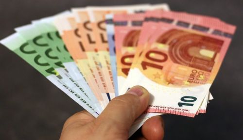 Κοροναϊός : Ποιο είναι το χρονικό διάστημα που μπορεί να επιβιώσει πάνω στα χαρτονομίσματα