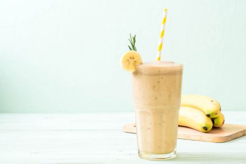 Κρεμώδες smoothie με μπανάνα και φιστικοβούτυρο