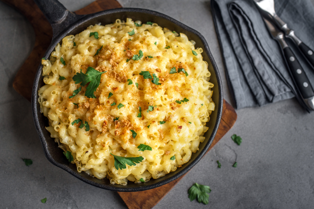 Παραδοσιακή αμερικανική συνταγή για macaroni and cheese