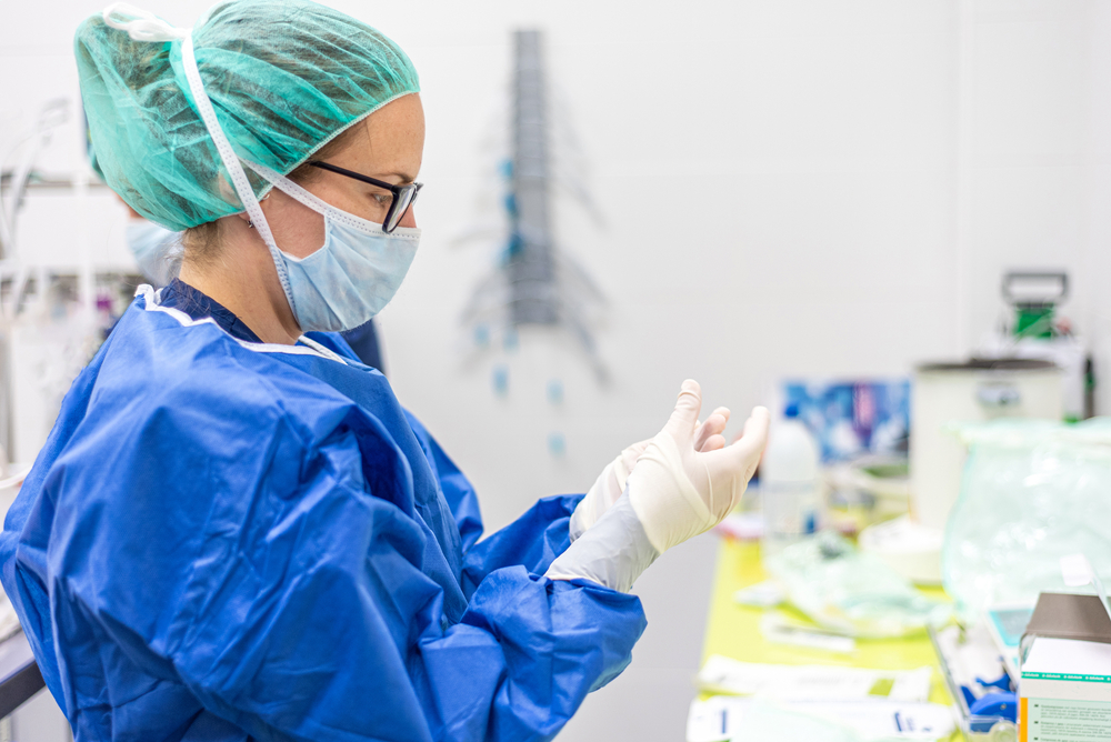 Επανέρχονται τακτικά ιατρεία και χειρουργεία – Κλινικές ετοιμότητας για κοροναϊό σε κάθε νοσοκομείο