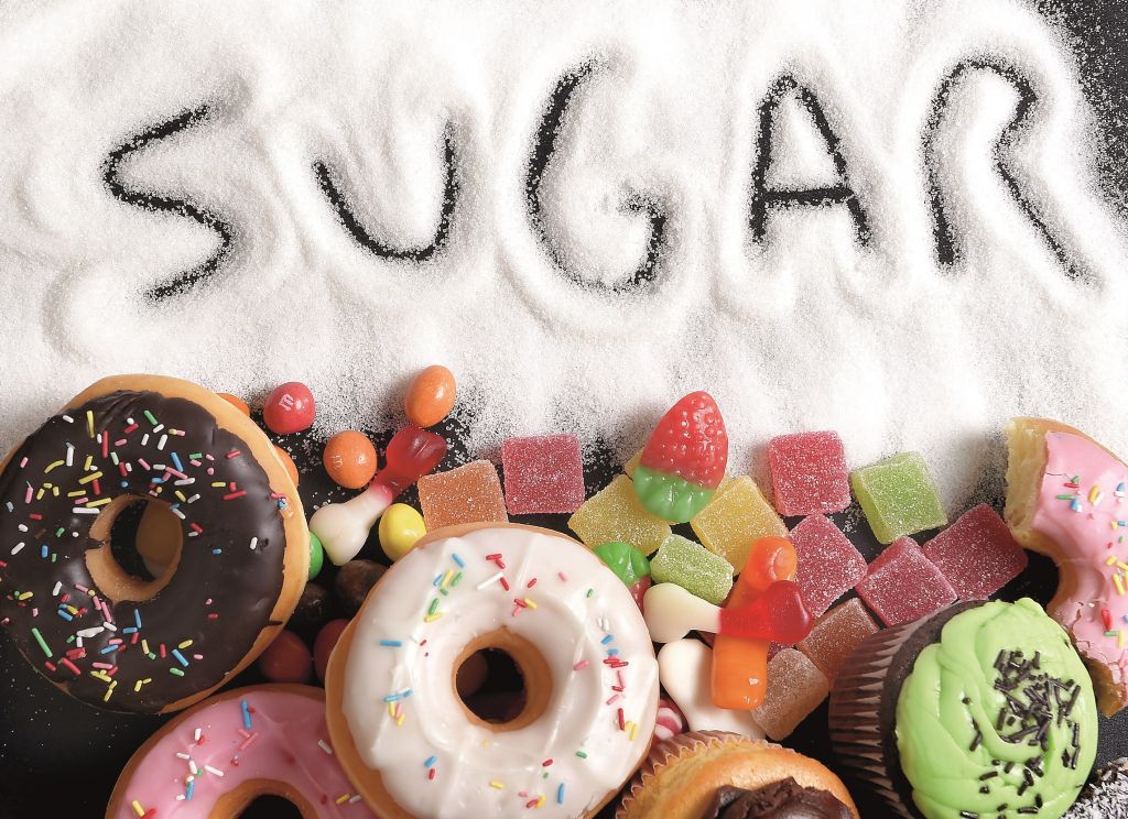 Απλοί τρόποι να μειώσετε τη ζάχαρη στη διατροφή σας όσο μένετε σπίτι