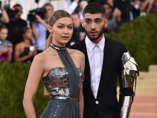 Gigi Hadid : Έγκυος στο πρώτο της παιδί το διάσημο μοντέλο