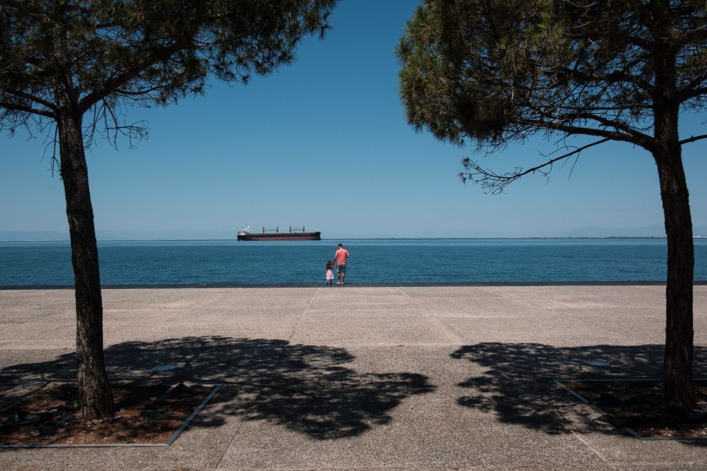 Καλοκαιρινός ο καιρός: Ήλιος, ζέστη και σκόνη από την Αφρική