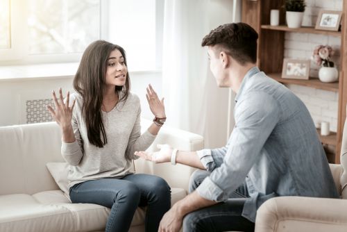 “Θέλω να μιλήσουμε”: Πώς θα προετοιμαστείτε σωστά για μια συζήτηση με τον σύντροφό σας