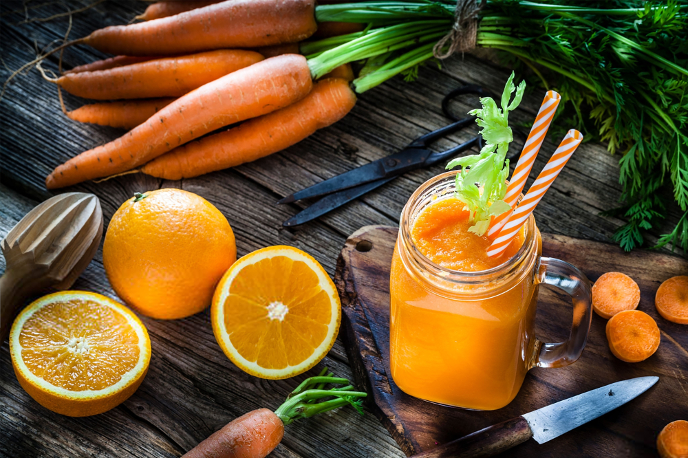 Σπιτικό smoothie με καρότο, πορτοκάλι και τζίντζερ