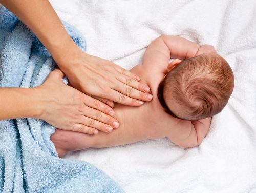 Βρεφικό μασάζ: Ένας υπέροχος τρόπος να δεθείτε με το μωρό σας