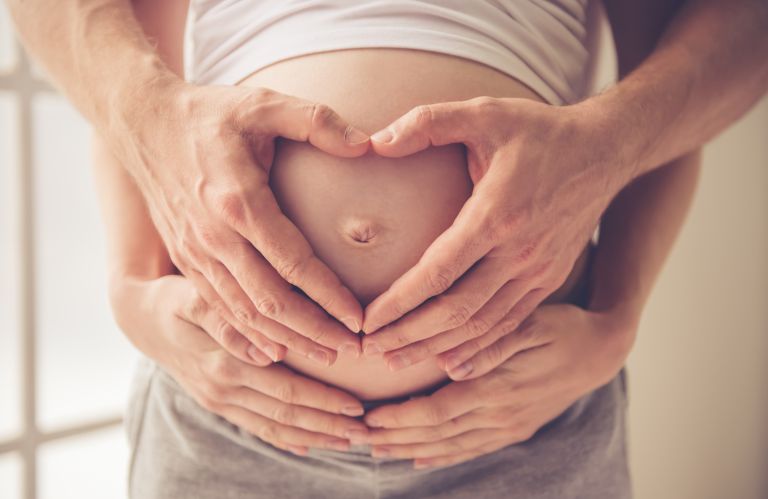 Εγκυμοσύνη: Υπάρχει τρόπος να αποφύγουμε τις ραγάδες; | vita.gr