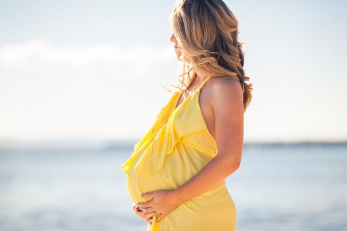 Απλοί τρόποι να κάνετε την καλοκαιρινή εγκυμοσύνη πιο εύκολη