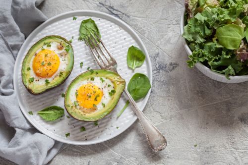 Θρεπτικό πρωινό: Αβοκάντο με αυγό