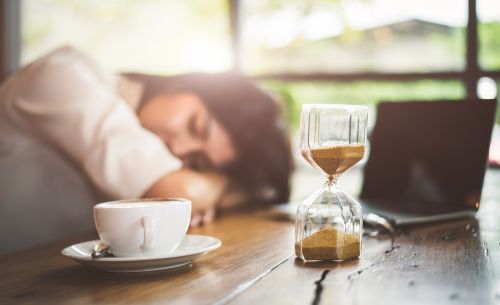 Power naps: Πώς μας επηρεάζουν τα «διαλείμματα ύπνου»;